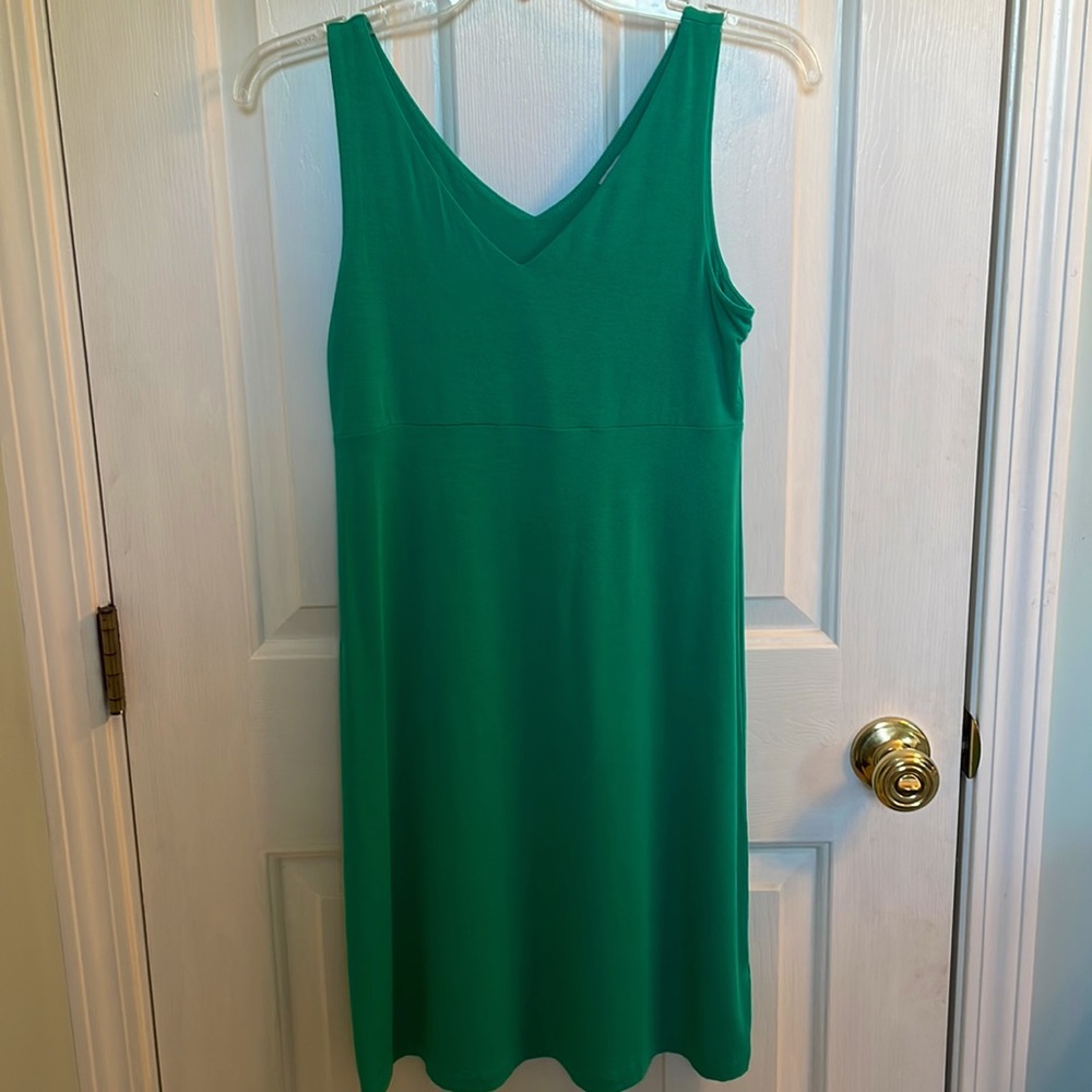 Athleta XSP dress very pretty green color